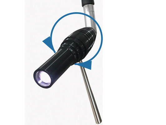 Lampă de examinare LED-echipată cu lentilă multi-optică și punct de lumină ajustabil, pe suport mobil